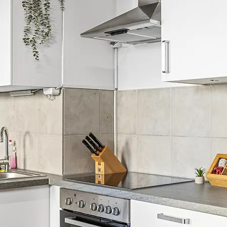 Goltan - Kueche - Wlan - Parkplatz Straubing