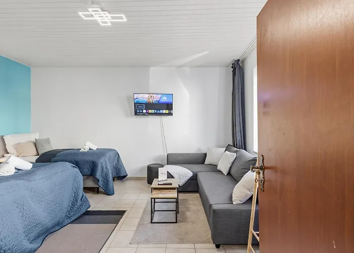 Goltan - Kueche - Wlan - Parkplatz * Στράουμπινγκ
